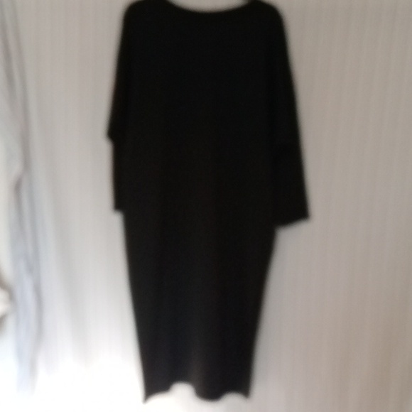 Vonda Oversized Black Dress - Picture 2 of 6